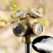 Spray nozzle for connection to a water hose
